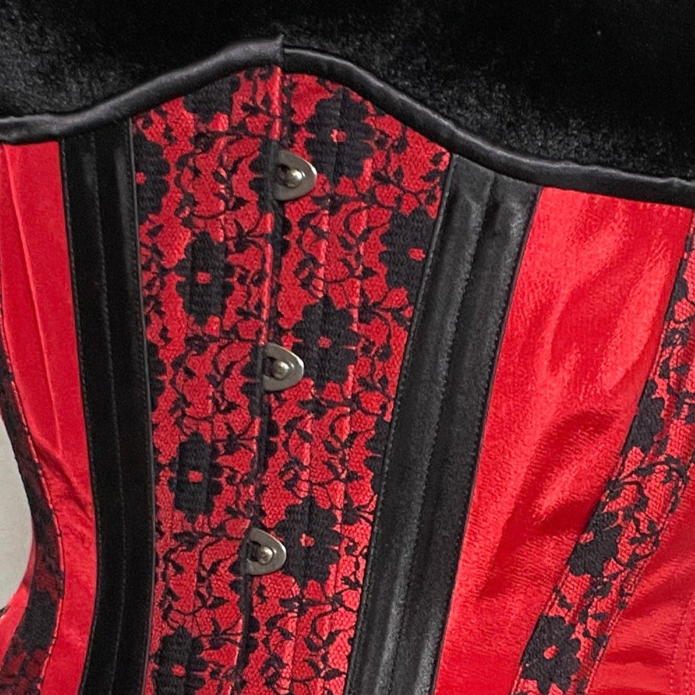 Sangria Lace Cupped Corset, Gemini PHOTO SAMPLE, size 24"